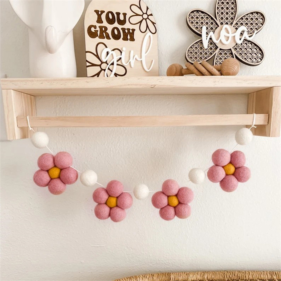 Baby Nursery Garland - Guirlanda de Margaridas de Feltro Feita